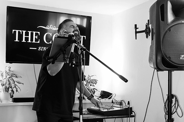 Kirk Performs At The Court